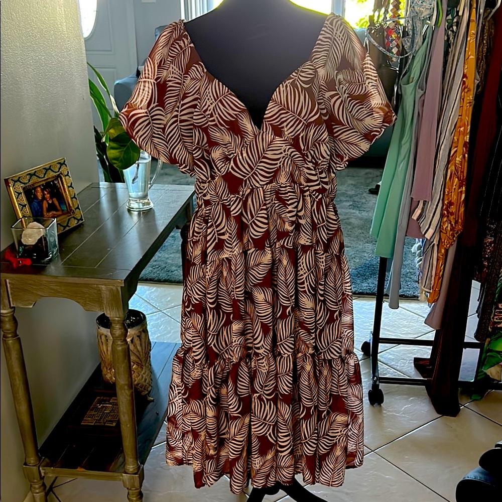 Elegant Leaf Print Midi Dress